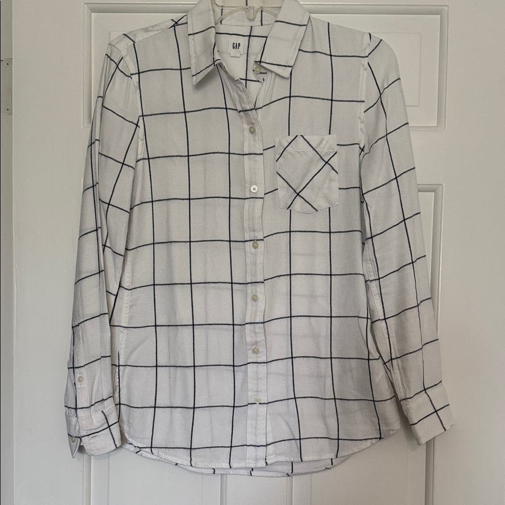 GAP Women’s Flannel Button Down